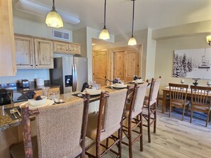 Dining - Silverado Sanctuary 2 Bedroom Condo (Park City)