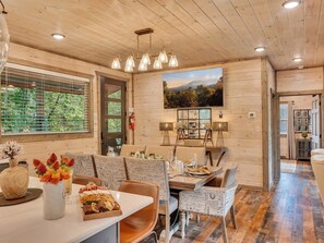 Cabane, 4 chambres | Restauration