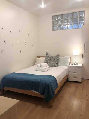 2 bedrooms, WiFi, bed sheets