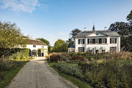 Front of property. Landgoed Loenen