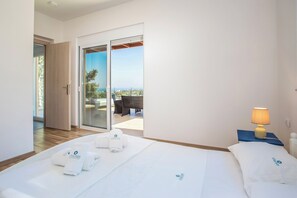 4 bedrooms, in-room safe, iron/ironing board, travel crib