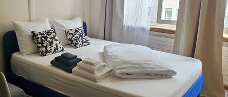 1 chambre, fer et planche à repasser, Wi-Fi, draps fournis