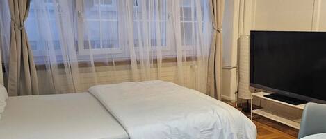 1 bedroom, iron/ironing board, WiFi, bed sheets
