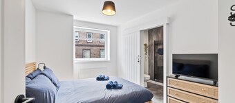 Spacious modern house in town center 