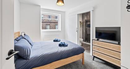 Spacious modern house in town center