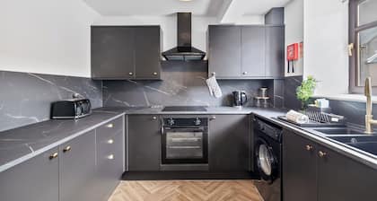 Spacious modern house in town center