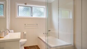 Shower, jetted bath - Meertraume - Tea Gardens (Tea Gardens)