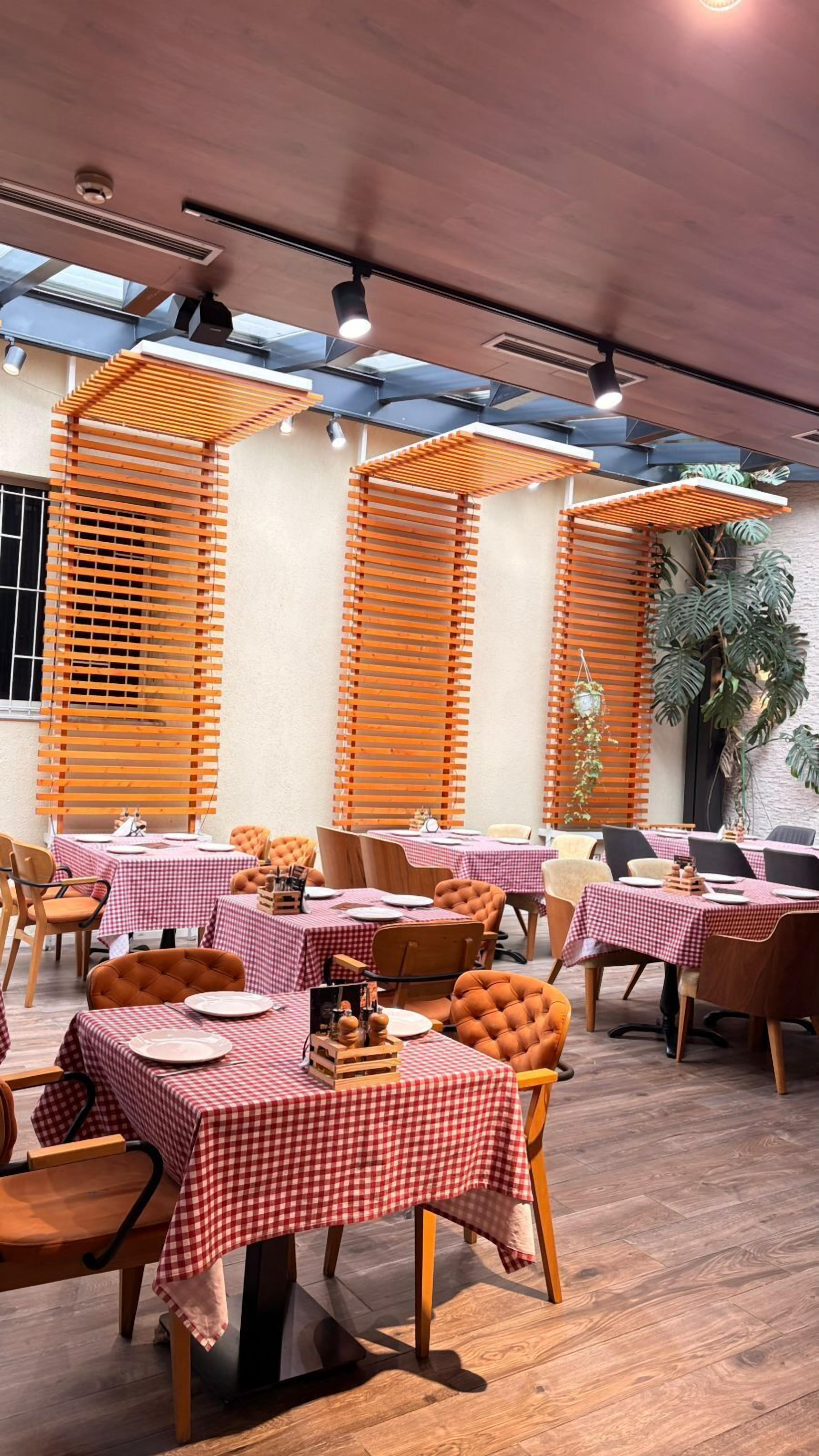 Dagelijks à la carte ontbijt (EUR 7 per persoon)