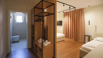 Habitación triple Confort | Escritorio, sistema de insonorización, wifi gratis