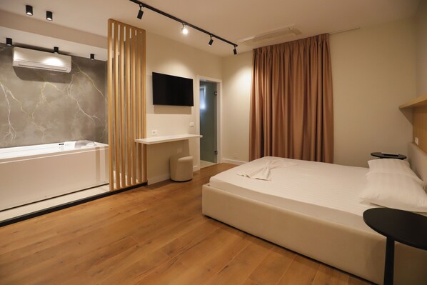 Dobbeltrom – superior | Skrivebord, lydisolert og wi-fi (inkludert)