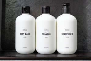 SĂšche-cheveux, serviettes fournies, savon, shampoing