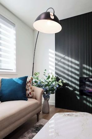 Televisie en een open haard