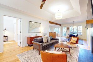 Télévision, cheminée