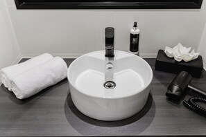 Apartment | Bathroom