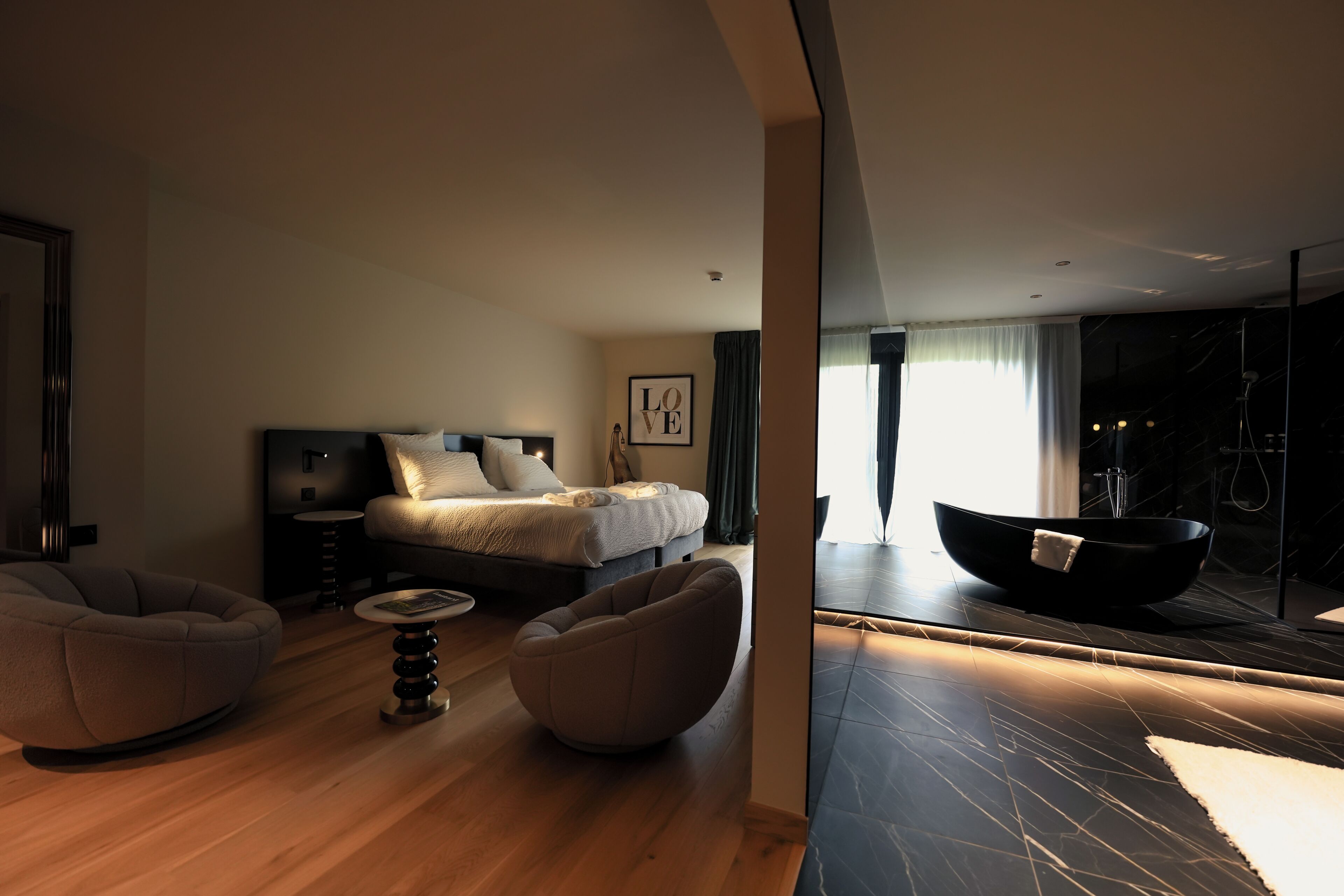 Coffres-forts dans les chambres, bureau, rideaux occultants