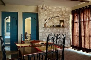 Dining - Authentic Berber Bungalow 5 Min from the Beach (BOUTAZERT,)