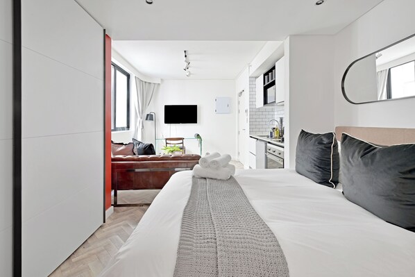 1 sovrum, skrivbord, wi-fi och sängkläder