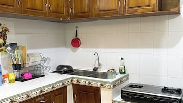 Fridge, microwave, stovetop, toaster