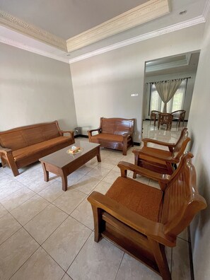 Televisión, videojuegos y libros 