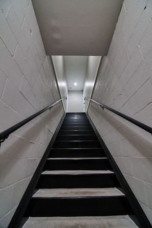 Interior - Walk to the beach, pet friendly, close to downtown (St. Augustine)