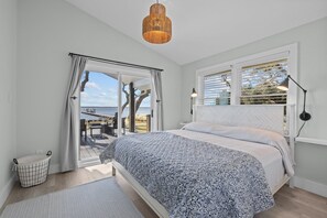 4 室のベッドルーム、デスク、WiFi (無料)、ベッドシーツ