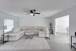 Smart TV, tenis de mesa y libros 
