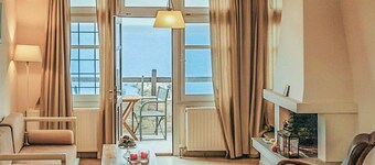 Beachfront Pelion Getaway - Cozy Summer Retreat