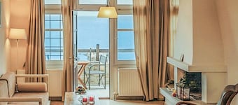 Beachfront Pelion Getaway - Cozy Summer Sanctuary