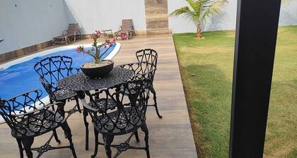 High standard house in an upscale neighborhood of Caldas Novas with heated pool and games room