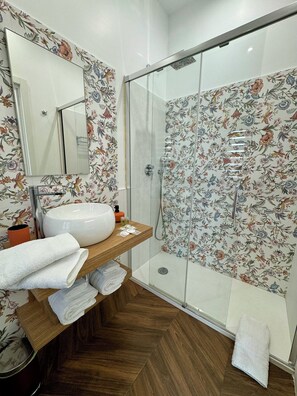 Comfort-Doppelzimmer, Stadtblick | Badezimmer