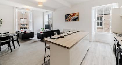 Spacious city center apartment