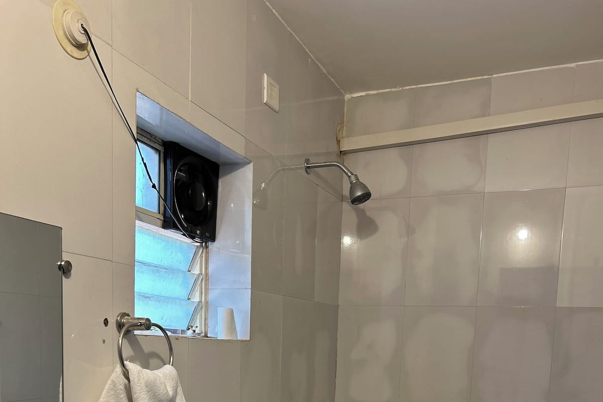 Basic Double Room | Bilik Mandi
