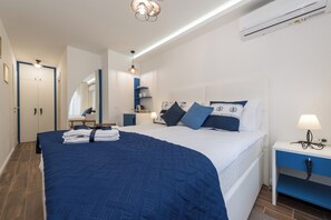 Comfort Room, Balcony, Courtyard View | Soundproofing, free WiFi - Blue Old Navy Rooms (Zadar)