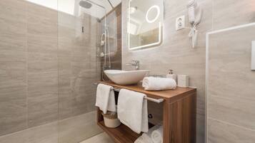 Jabón, papel higiénico