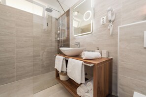 Comfort Room, Balcony, Courtyard View | Bathroom | Soap, toilet paper - Blue Old Navy Rooms (Zadar)