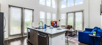 Elegant 2 BD/2 BA Retreat Ideal for Comfort &Style