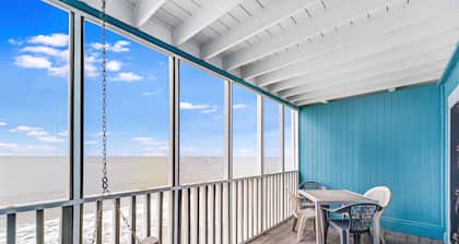 New! Waterfront w/ Gulf Views + Propane Grill!