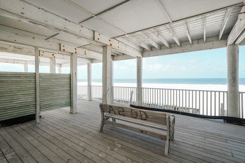 Beachfront Townhome with Amazing Gulf Views |Dog Friendly |Beach Access