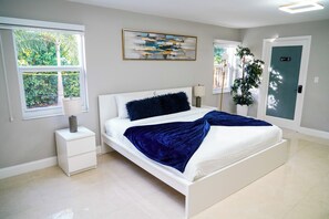 10 Schlafzimmer, Bügeleisen/Bügelbrett, WLAN