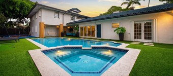 Luxury Resort • Gym, Cold Plunge, Jacuzzi & Sauna