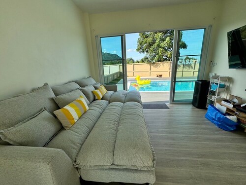 Charming 3-bedroom villa with AC, WiFi in Pakchong,Kid zone,Tomato picking