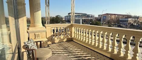 Chambre Double Supérieure | Vue depuis le balcon