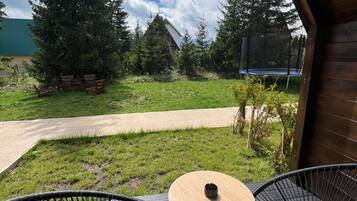 Comfort Chalet, Patio, Mountain View | Terrace/patio