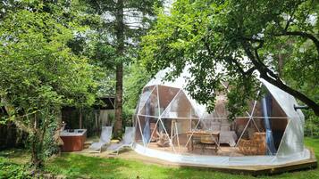 Bain à remous extérieur