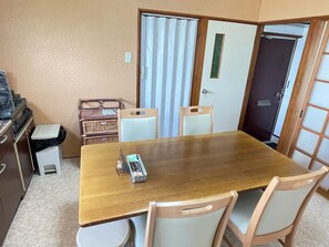 Family Apartment, Lanai | Living area