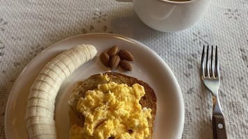 Free daily on-the-go breakfast
