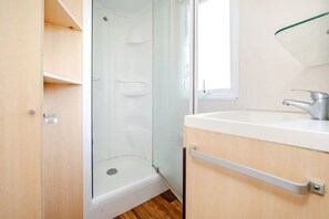 Unclassified image, 4 of 21, button - Camping 3 étoiles - Piscine  - ccafbbf (Huelgoat)