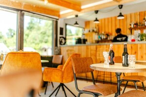 Bar (en la propiedad)