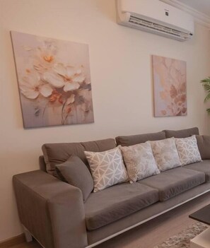 Living area - relaxing 2BR Quiet View-Sokón R-.

 (Cairo Governorate)