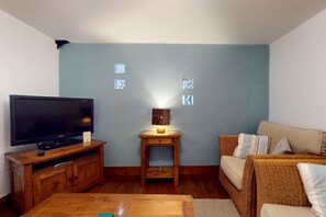 テレビ、DVD プレーヤー
